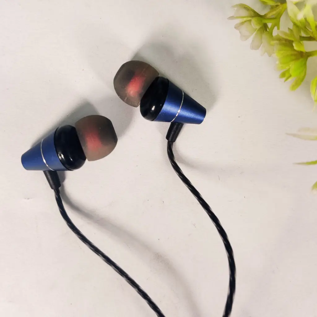HKT METAL PRO 3.5mm Handsfree Premium Sound & Comfort