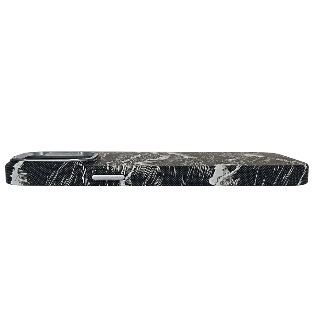 Iphone 13 Pro Max The Ocean Wave MagSafe Carbon Case   (Black)